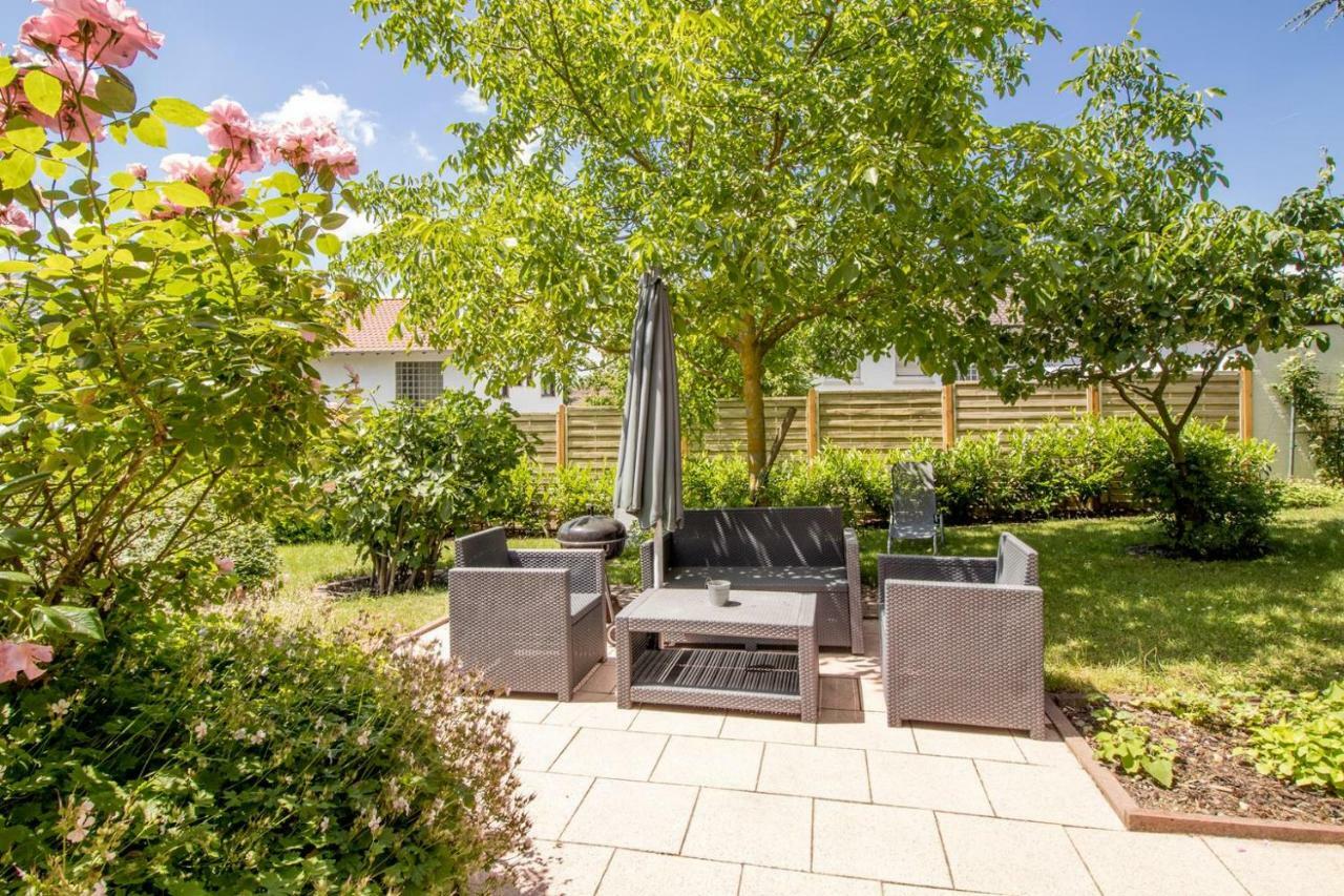 Villa-Doerr 100 M² + 1500M² Garten 보스타트 외부 사진
