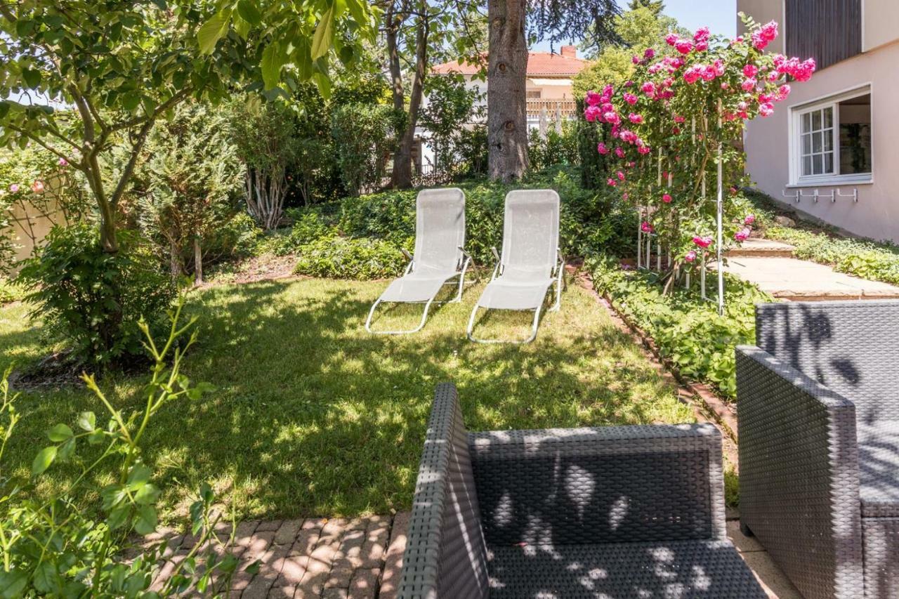 Villa-Doerr 100 M² + 1500M² Garten 보스타트 외부 사진